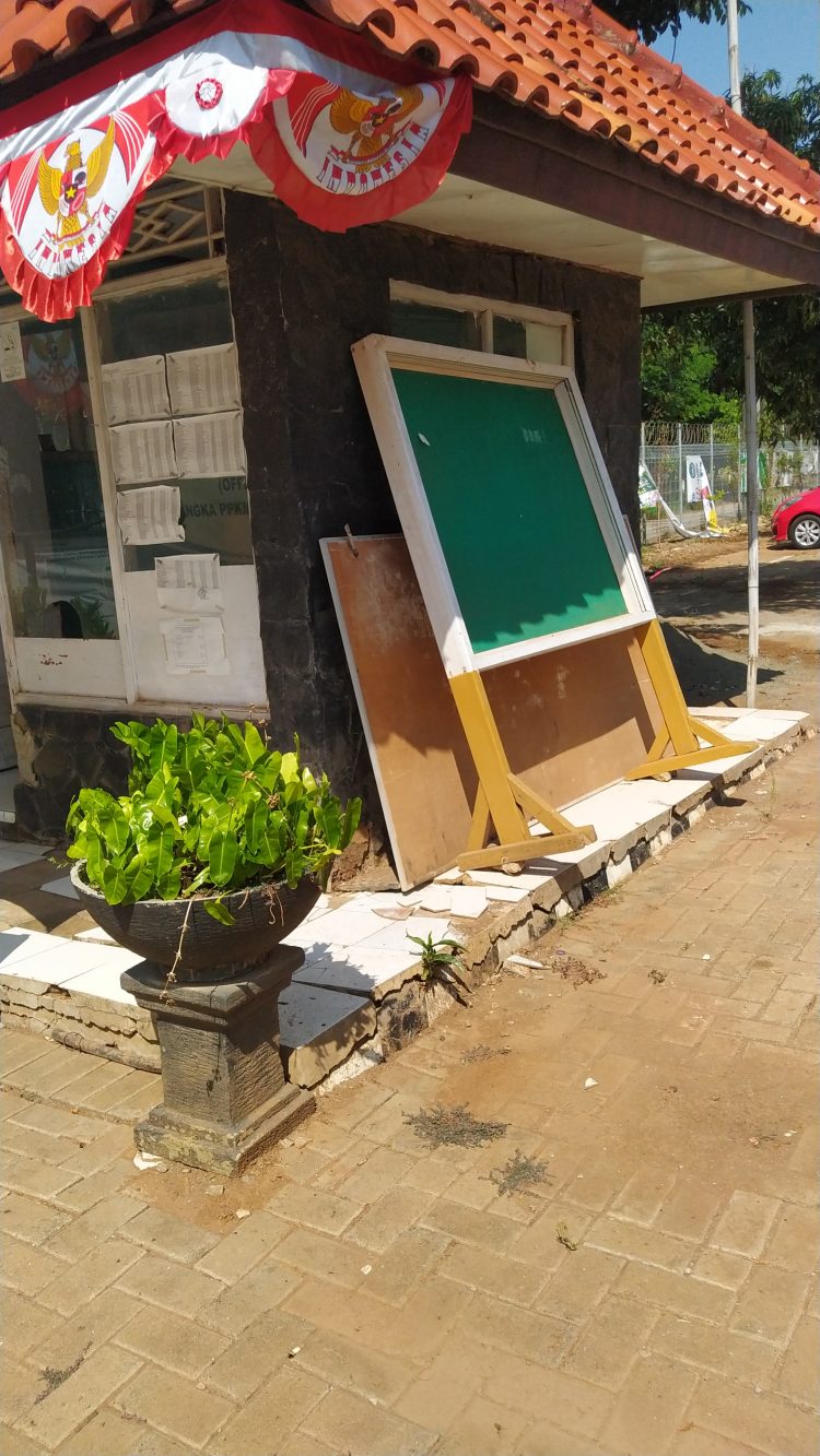 Kepala Sekolah SMAN 1 Cibitung Antara Ada Dan Tiada, Perawatan Besar Diduga Menguap, KCD Berdayakah