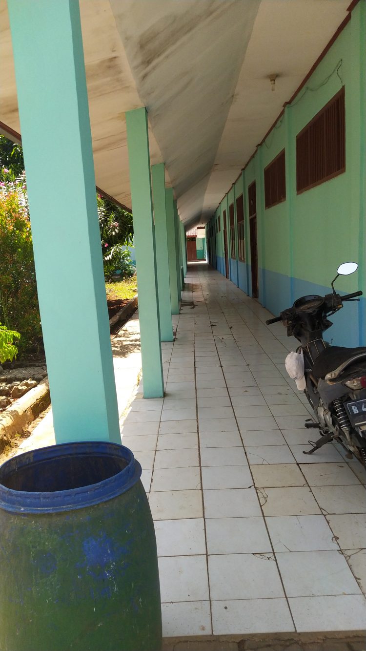 Kepala Sekolah SMAN 1 Cibitung Antara Ada Dan Tiada, Perawatan Besar Diduga Menguap, KCD Berdayakah