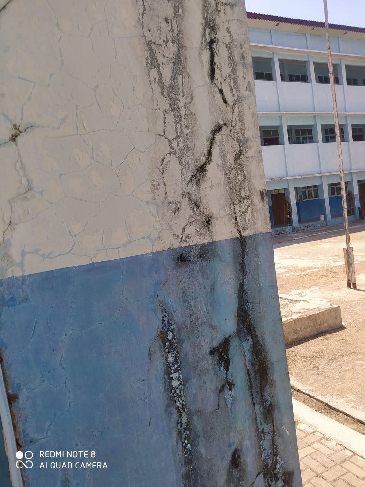 Kepala SMPN 5 Cibitung Puji Astuti Menjalankan Perintah Kadis Pendidikan Mengecat Sekolah Warna Seragam Dikesampingkan
