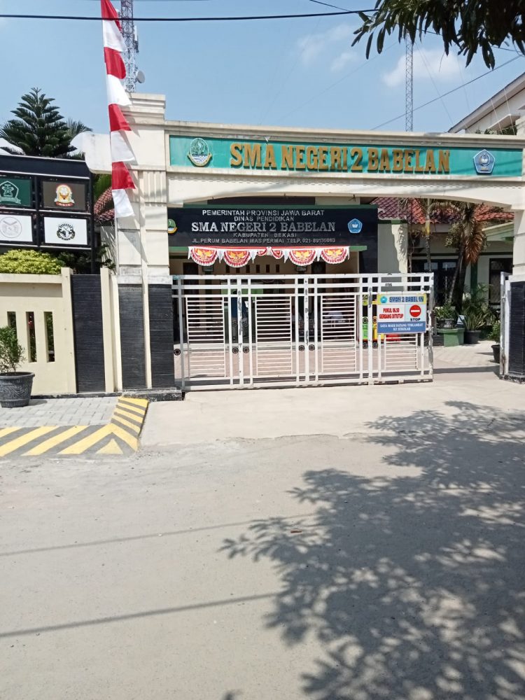 Kepsek SMAN 2 Babelan Menjual Seragam Sembunyi Padahal KCD Menunggu PerGub