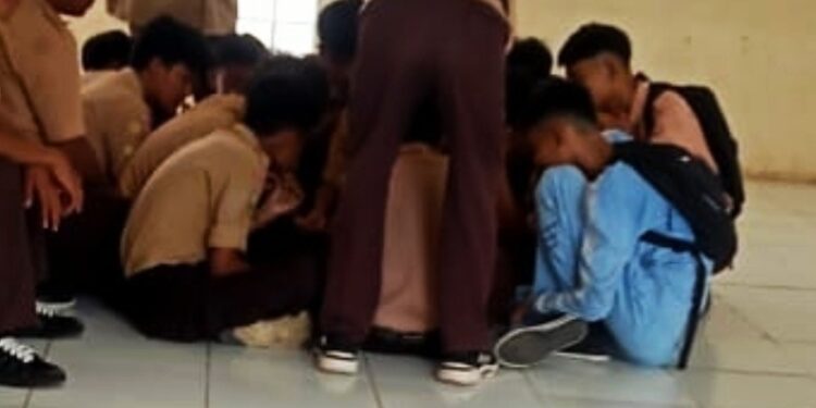 Betapa Buruknya Kepemimpinan Hartono Kepsek SMPN 5 Cikarang Barat , Lihat dan Kunjungi Sekolahnya Ajak LSM Leppansi ke Penggiat Pendidikan .