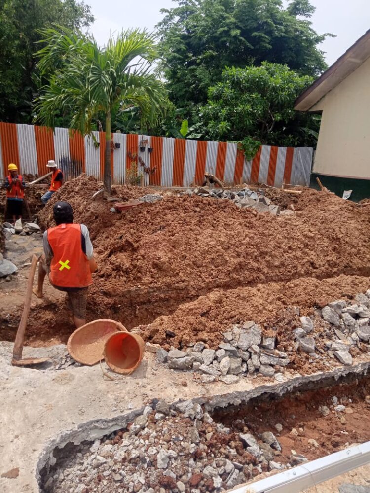 SMPN 4 Cibitung Mendapat Revitalisasi Sekolah Rp 1 Milyar lebih , Apa Saja yang di Bangun ? Kepsek PenanggungJawab Rajin Menolak Konfirmasi Ada Apa ?